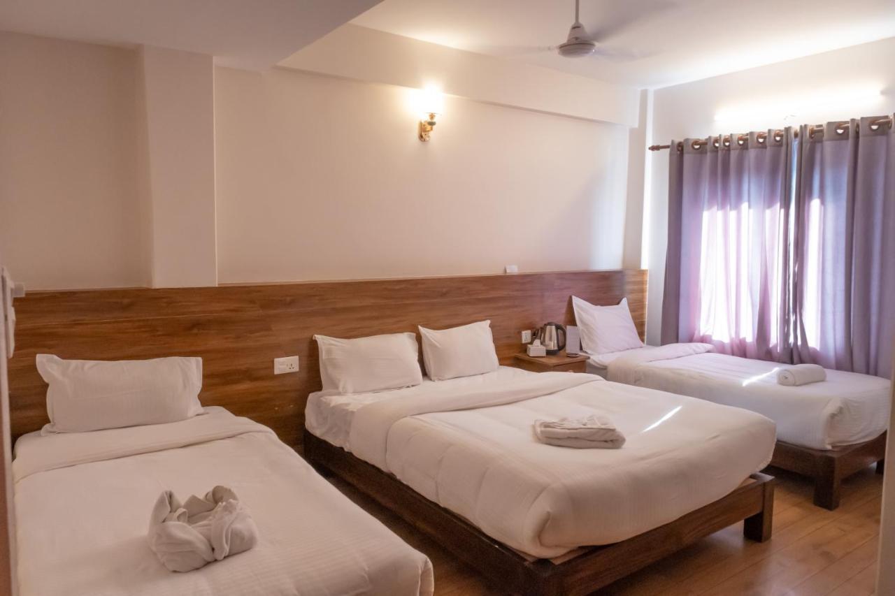 Hotel Pushkar Pokhara Dış mekan fotoğraf