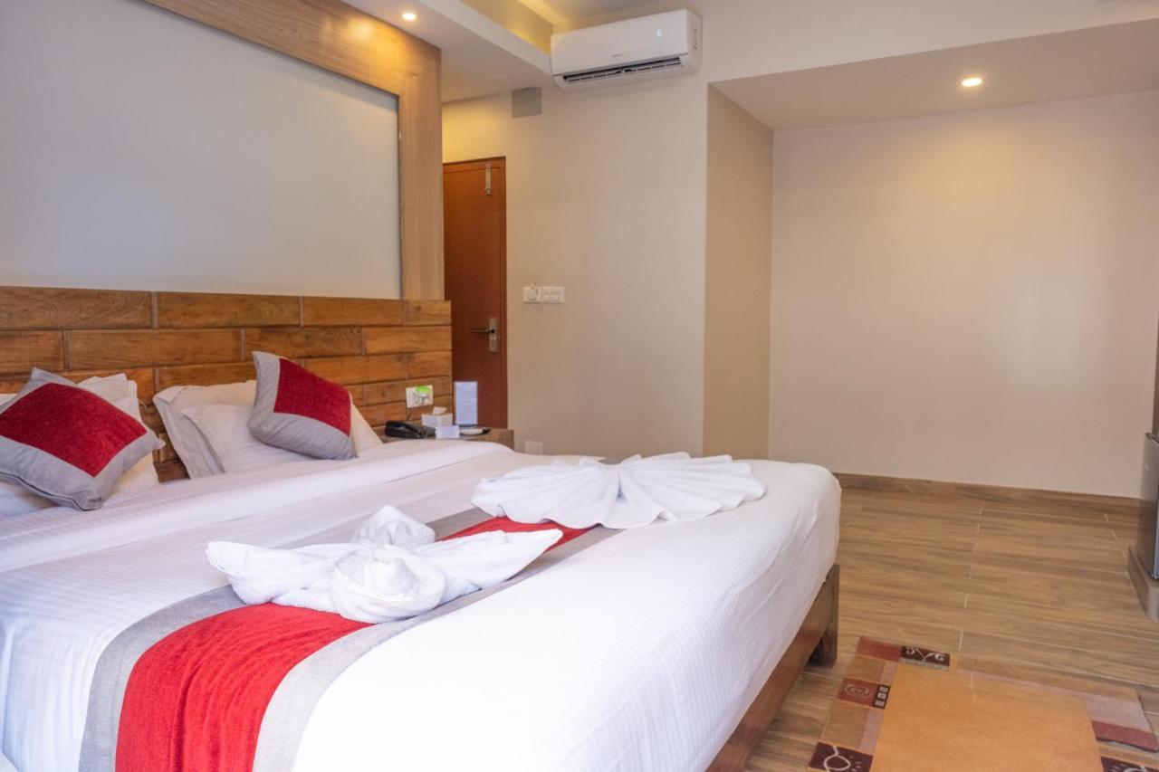 Hotel Pushkar Pokhara Dış mekan fotoğraf